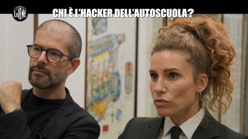 Paolo Dal Checco e Veronica Ruggeri nel servizio per Le Iene sull'hacker dell'autoscuola